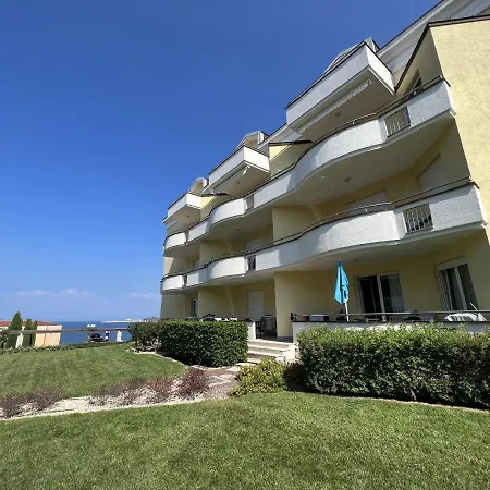 Family & Outside Pool & Sea View Apartment *